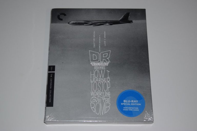Packaging photo for Dr. Strangelove, or: How I Learned to Stop Worrying and Love the Bomb