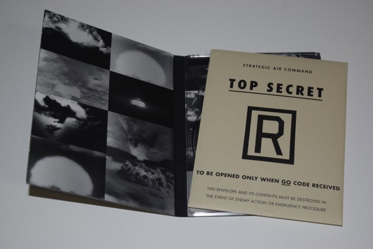 Packaging photo for Dr. Strangelove, or: How I Learned to Stop Worrying and Love the Bomb